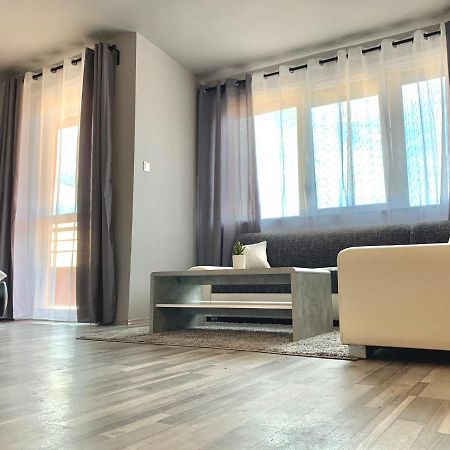 Forint Apartmanok Miskolc Esterno foto