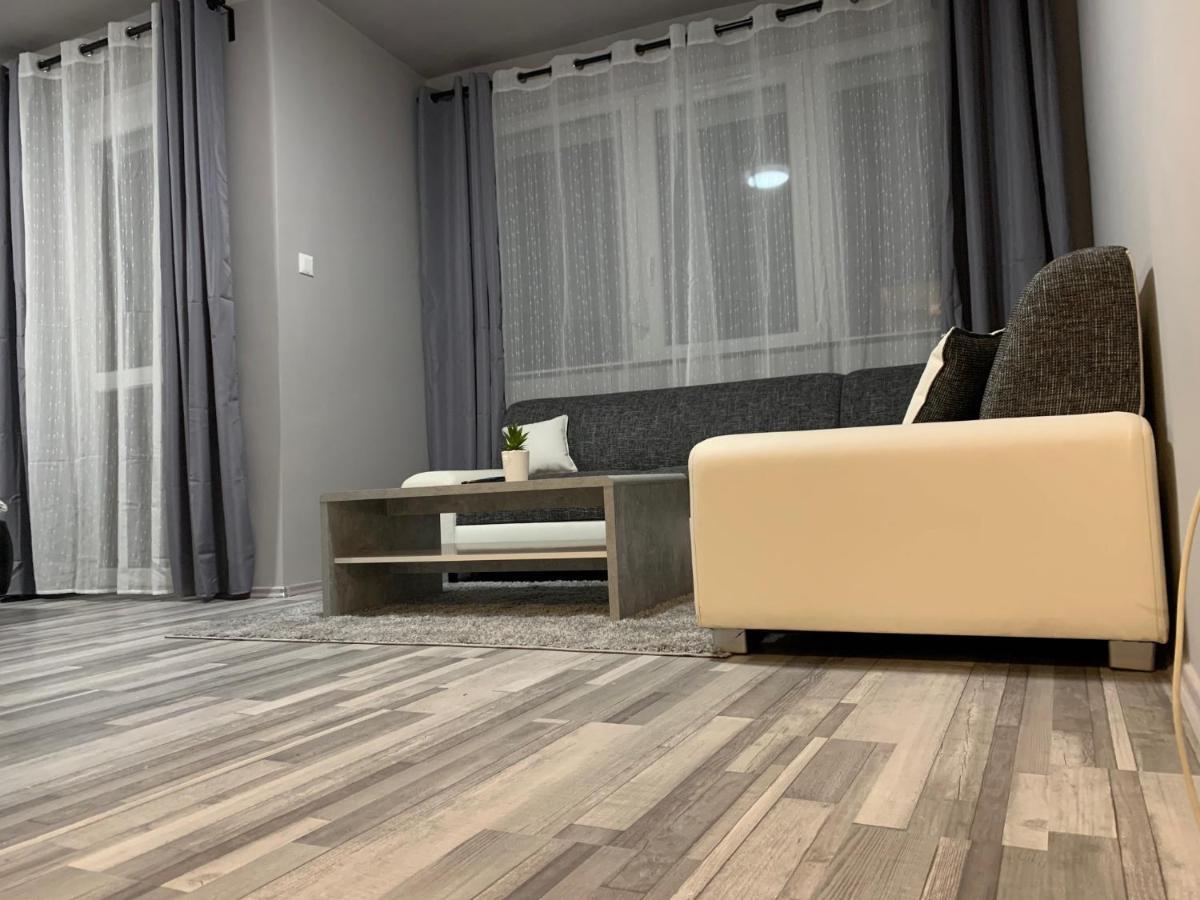 Forint Apartmanok Miskolc Esterno foto