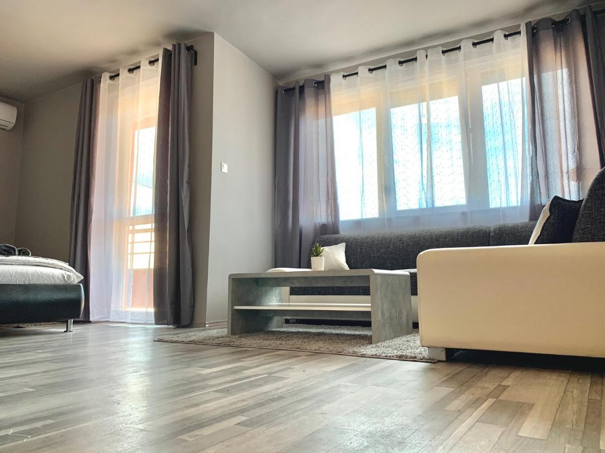 Forint Apartmanok Miskolc Esterno foto