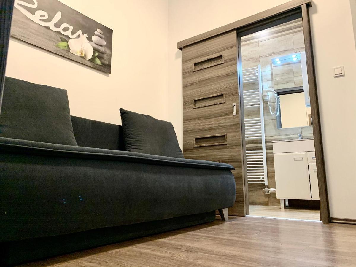 Forint Apartmanok Miskolc Esterno foto